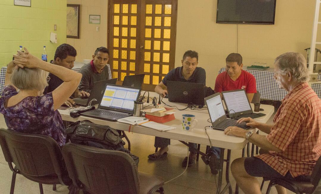Equipo kiche y achi